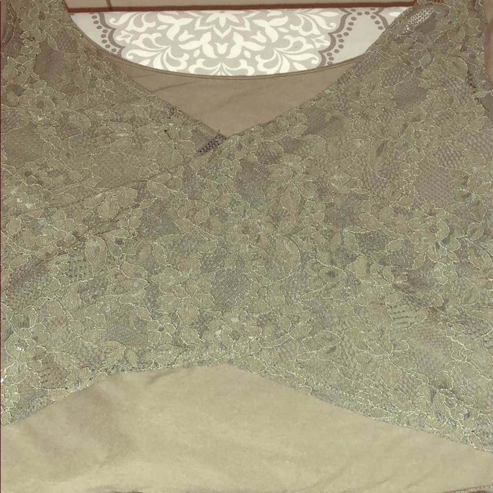 Lace back long-sleeve crop top